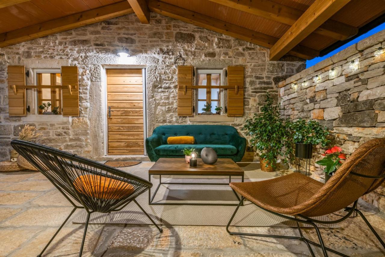 Honey House Villa Jural Exterior photo
