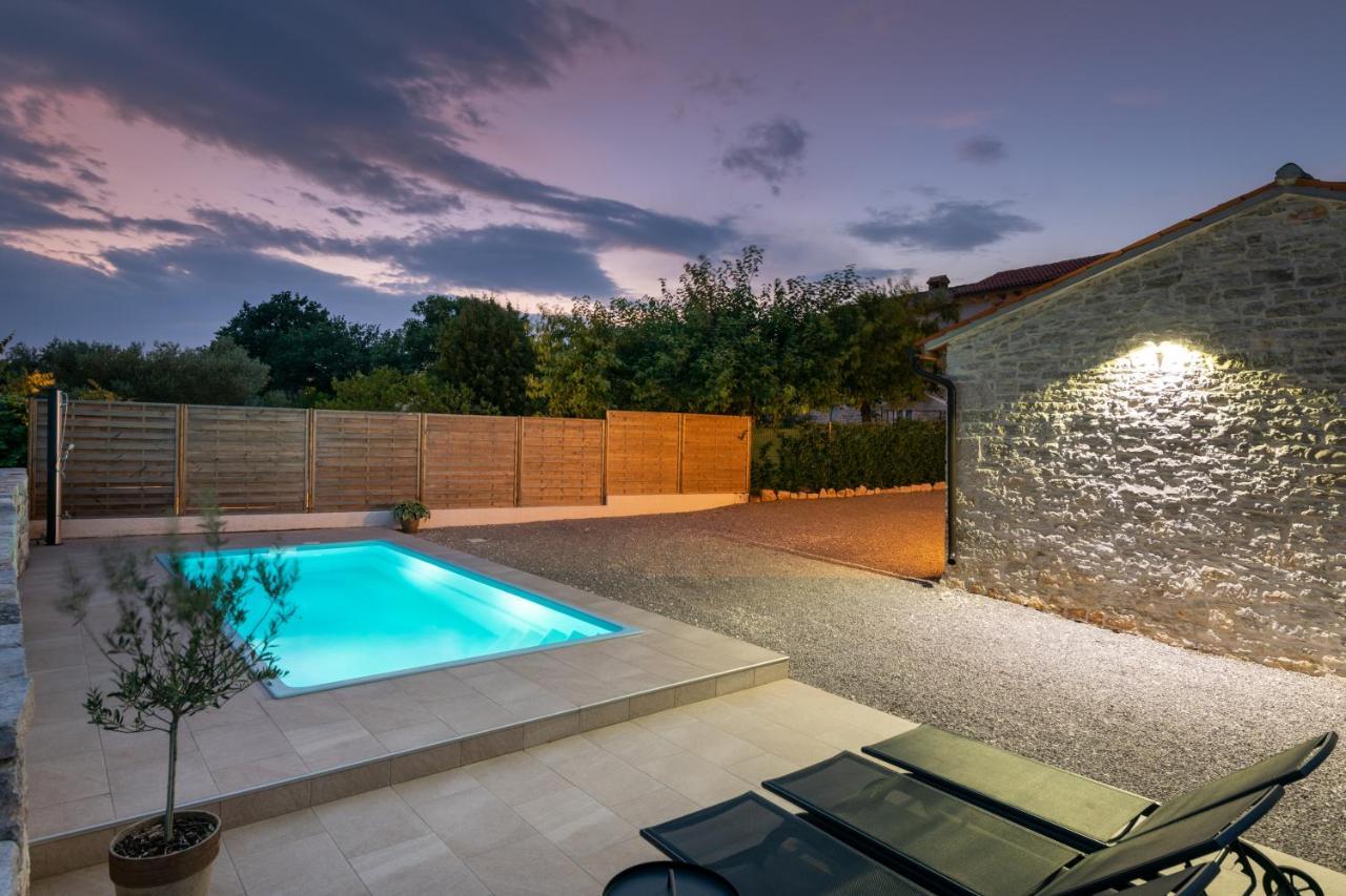 Honey House Villa Jural Exterior photo