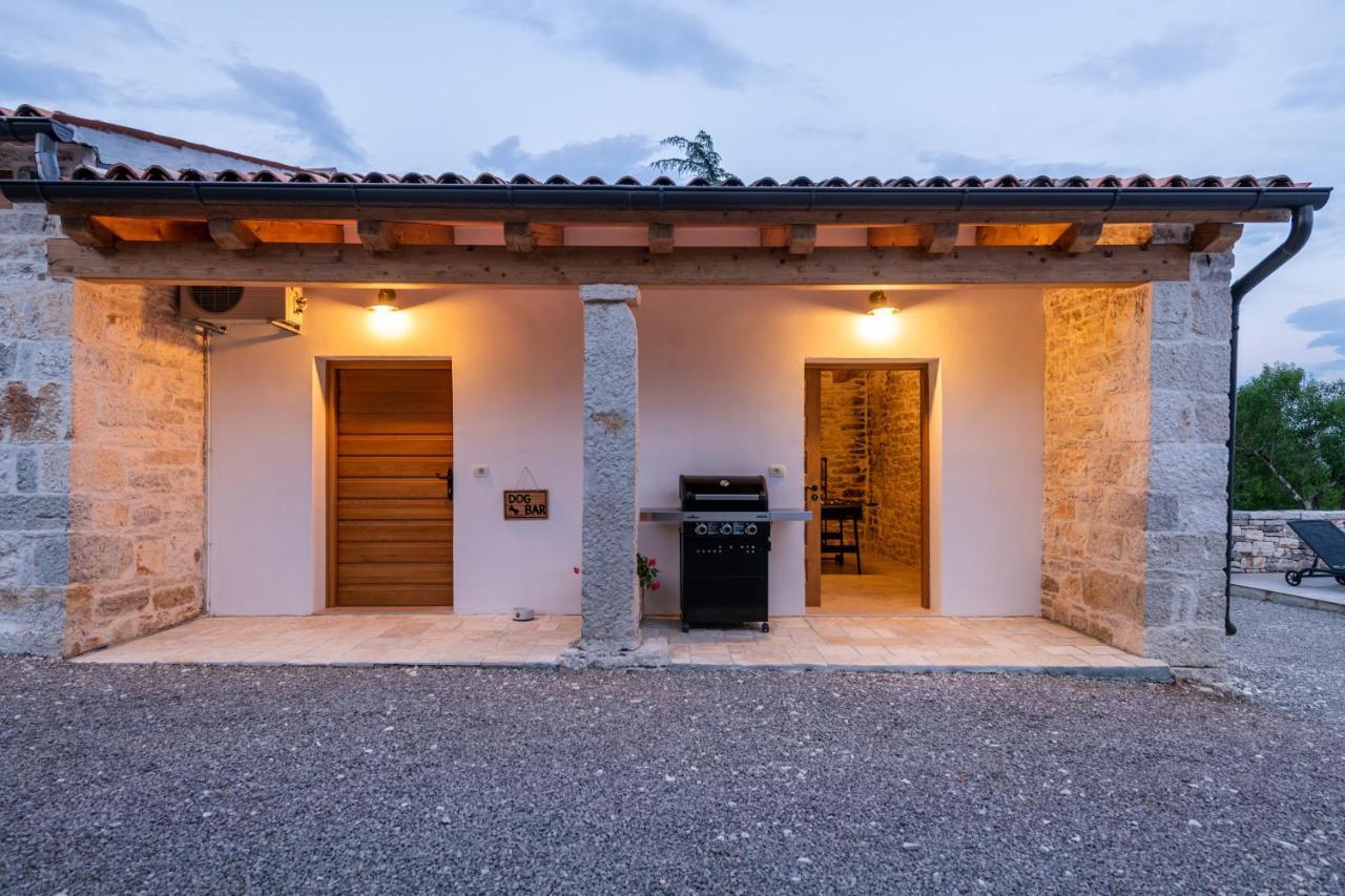 Honey House Villa Jural Exterior photo
